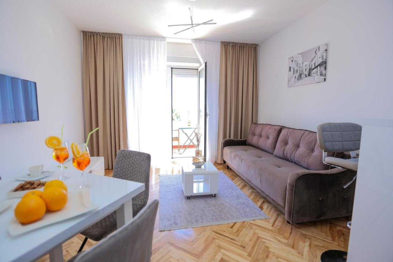 Apartmani Guto Подстрана Экстерьер фото