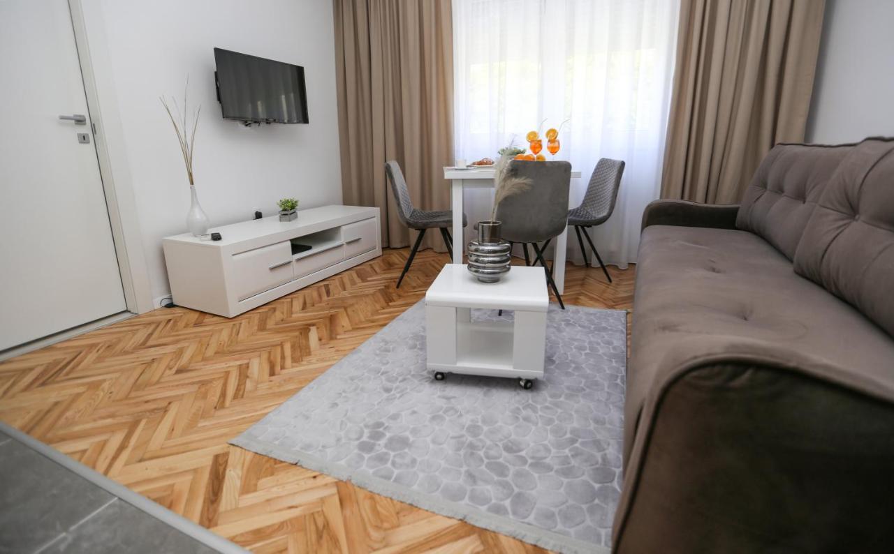 Apartmani Guto Подстрана Экстерьер фото