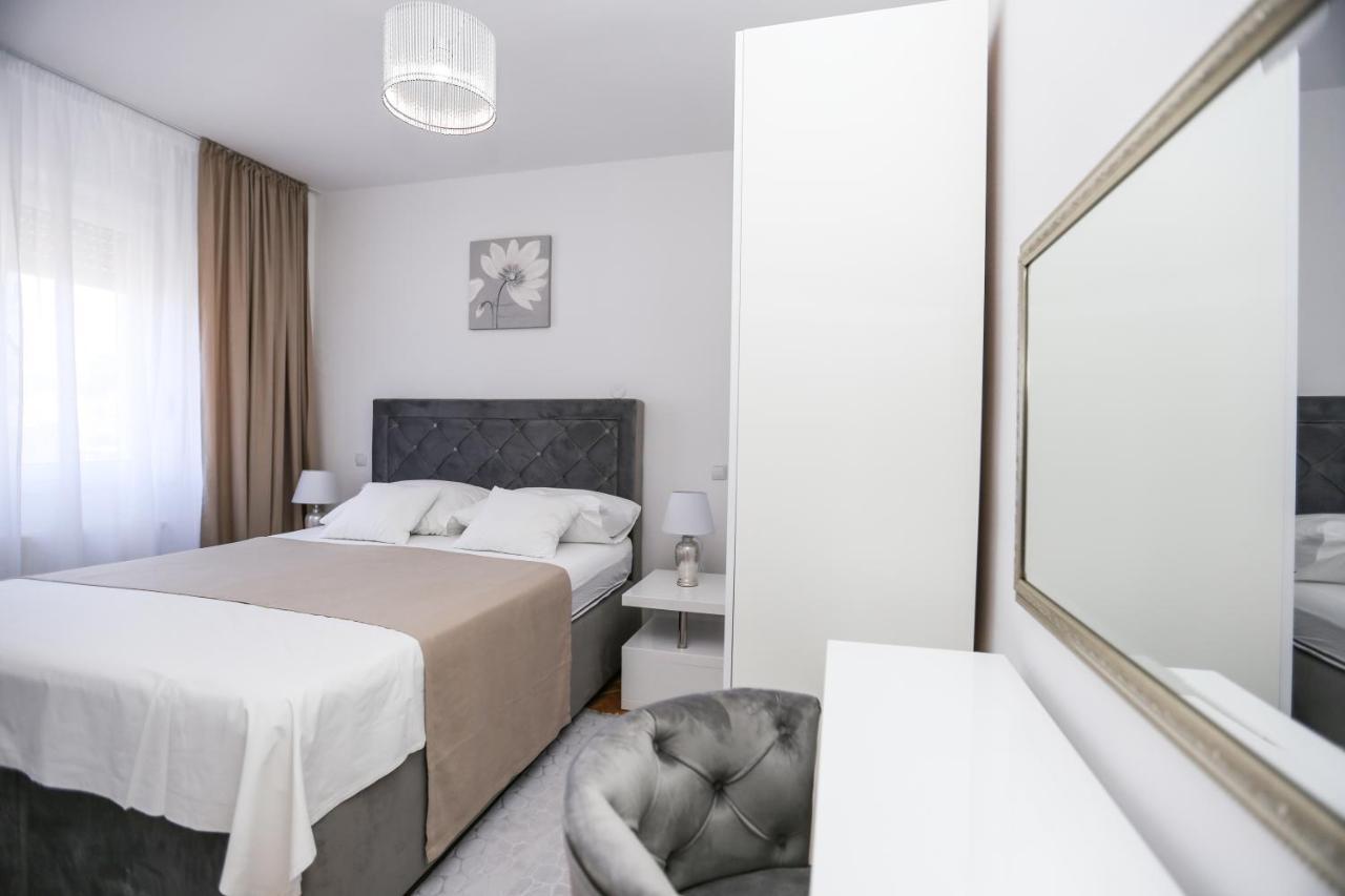Apartmani Guto Подстрана Экстерьер фото