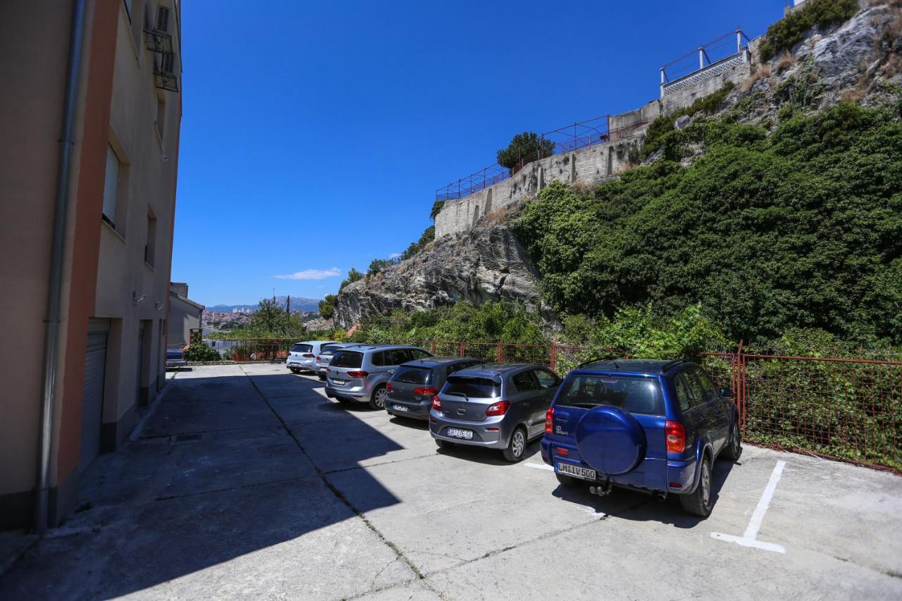 Apartmani Guto Подстрана Экстерьер фото
