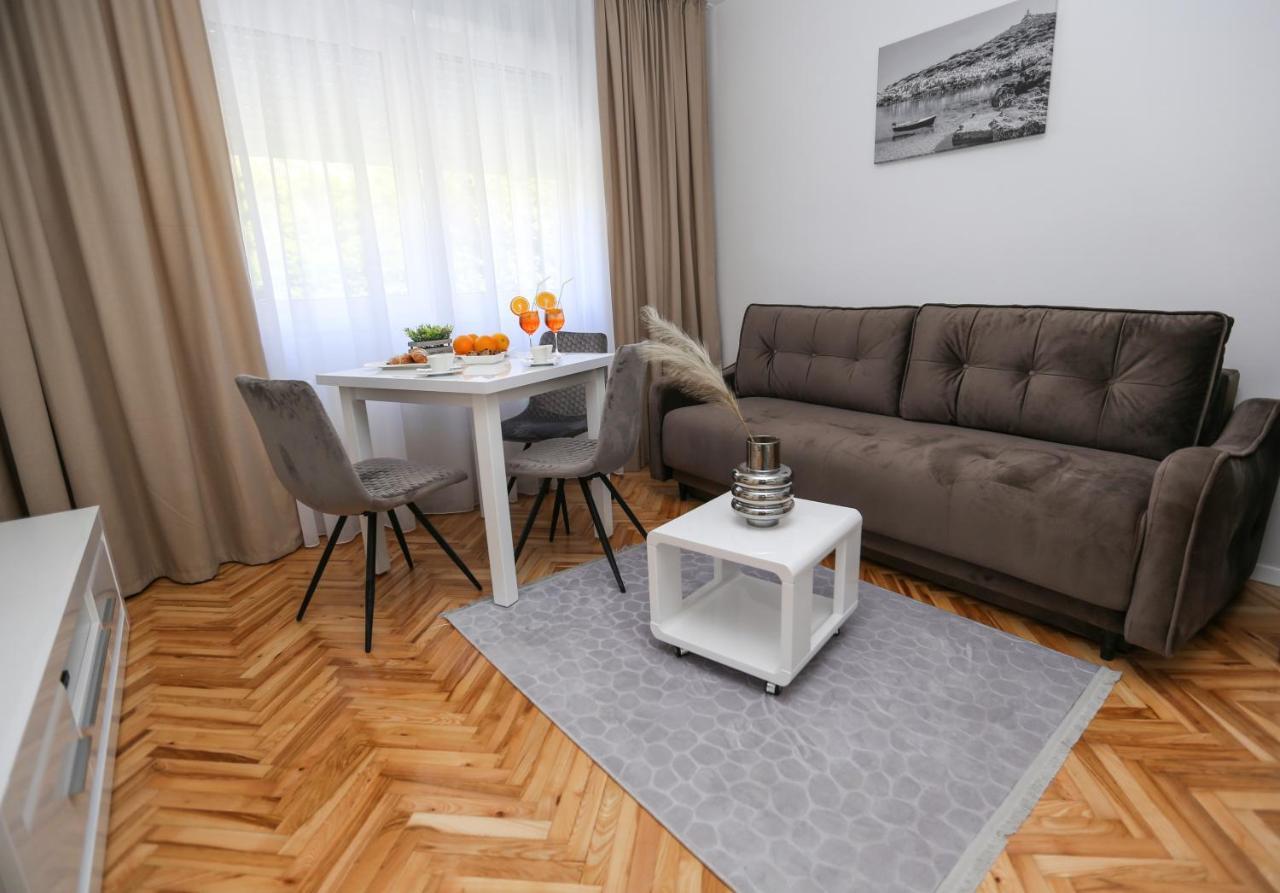 Apartmani Guto Подстрана Экстерьер фото