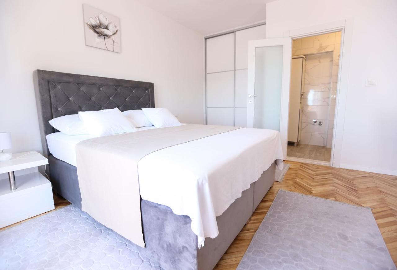 Apartmani Guto Подстрана Экстерьер фото
