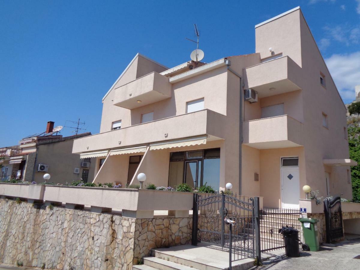 Apartmani Guto Подстрана Экстерьер фото